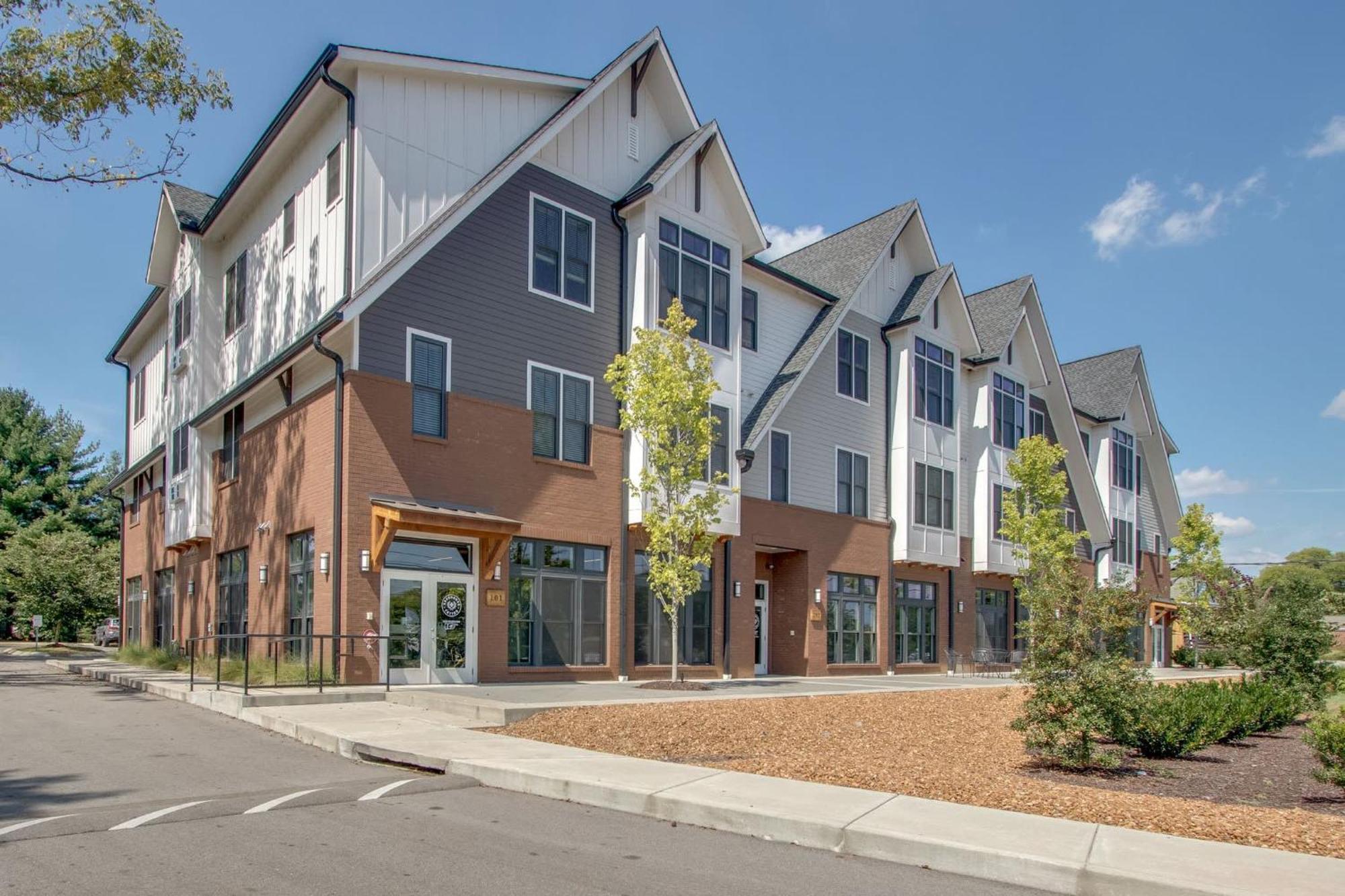 New East Nash - King Bed Short Drive To Dwntwn Nashville